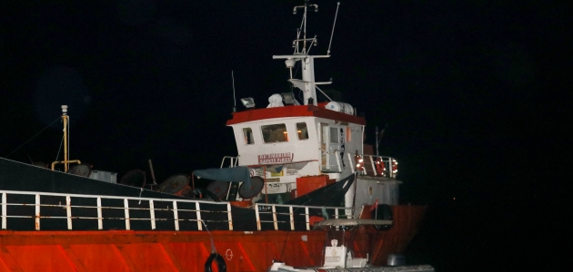 İzmir’de bir gemide 276 sığınmacı yakalandı