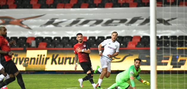 Konyaspor, Gaziantep Futbol Kulübüne 3-1 mağlup oldu
