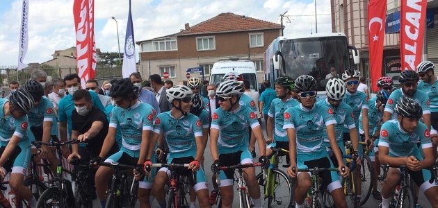 “Şehit Ömer Halisdemir Ulusal Bisiklet Turu“başladı