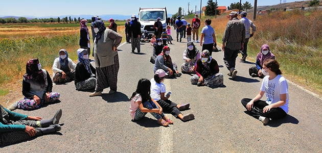 Ilgın’da kamulaştırma istemeyen mahalleliler yol kapatma eylemi yaptı