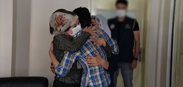 PKK’lı kadın terörist ikna çalışması sonucu Suriye sınırında teslim oldu