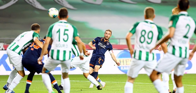 Konyaspor’u orta saha oyuncuları sırtlıyor