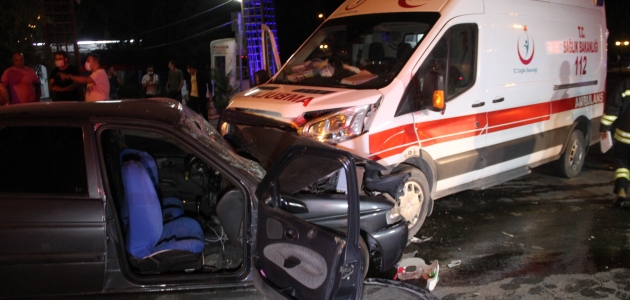 Konya’da otomobil ile ambulans çarpıştı: 7 yaralı