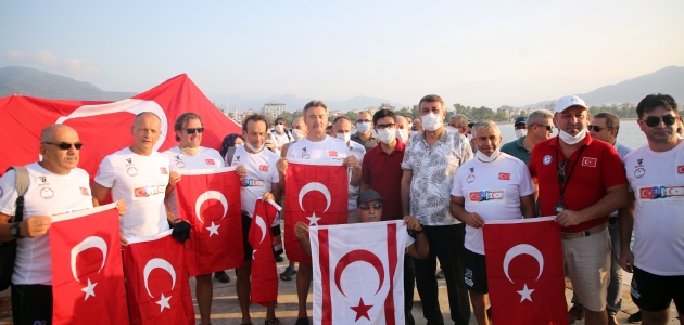 Kıbrıs Barış Harekatı’nın yıl dönümü için Mersin’den KKTC’ye yüzmeye başladılar