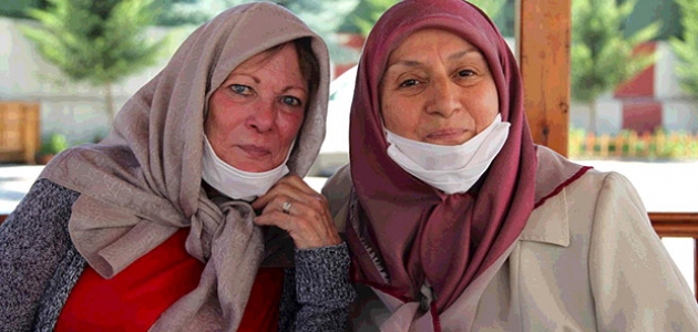 Müslüman Amerikalı emekli hemşire Konya’da yaşıyor