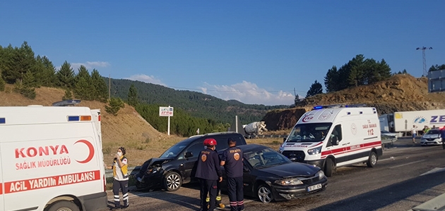 Konya’da iki otomobil çarpıştı: 5 yaralı