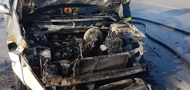 Konya’da seyir halindeki otomobilde yangın