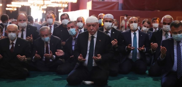 Yunan Ortodoks papaz Fotopulos’tan Ayasofya için Erdoğan’a övgü