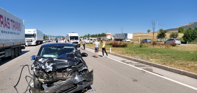 Amasya’da otomobil ile cip çarpıştı: 2 ölü, 4 yaralı