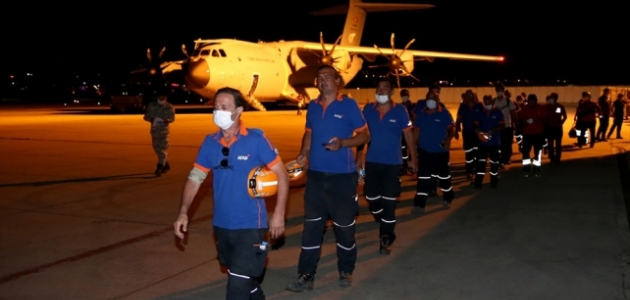Lübnan’da görev yapan arama-kurtarma ekipleri yurda döndü