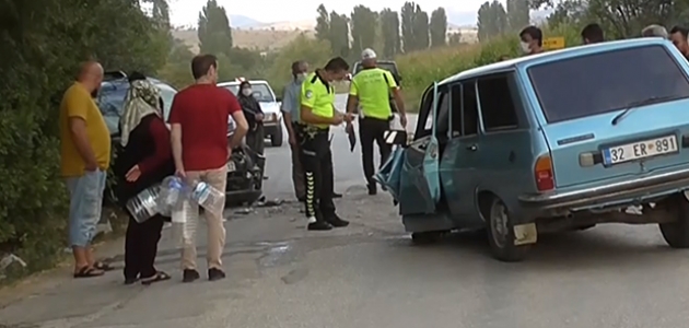 Konya’da otomobille hafif ticari araç çarpıştı: 3 yaralı