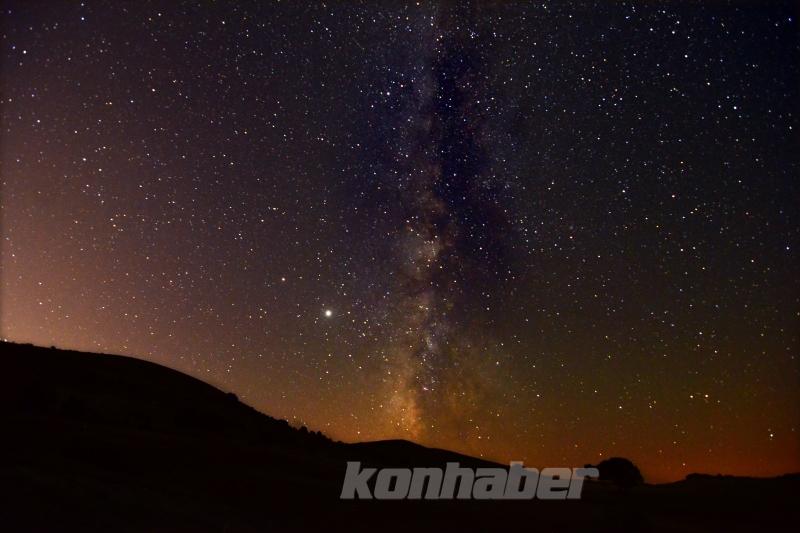 Konya’da Samanyolu Galaksisi ve yıldızlı gece
