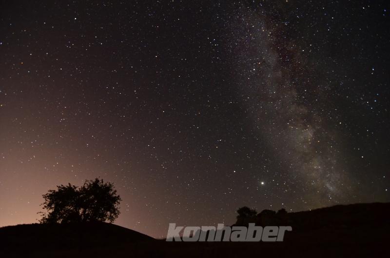 Konya’da Samanyolu Galaksisi ve yıldızlı gece