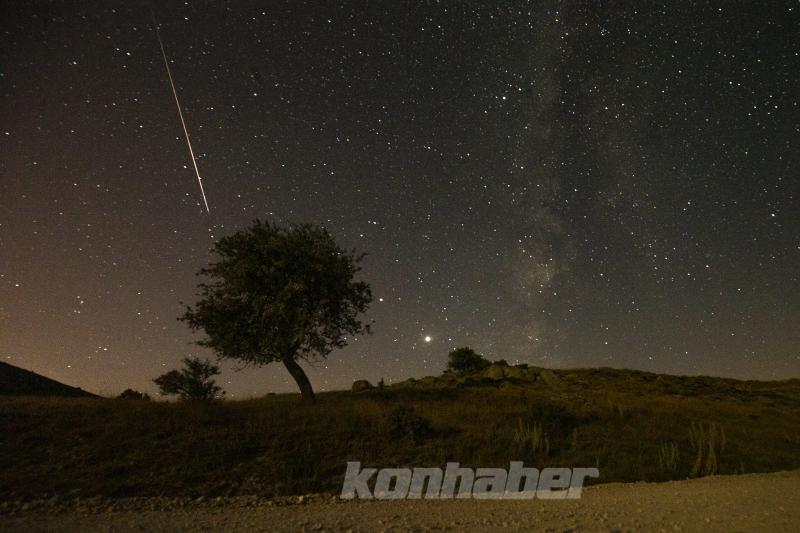 Konya’da Samanyolu Galaksisi ve yıldızlı gece