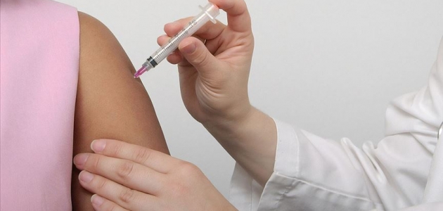 Sağlıklı kişiler için grip, risk grubundakiler için hem grip hem zatürre aşısı öneriliyor