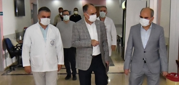 Vali Özkan pandemi hastanelerini ziyaret etti