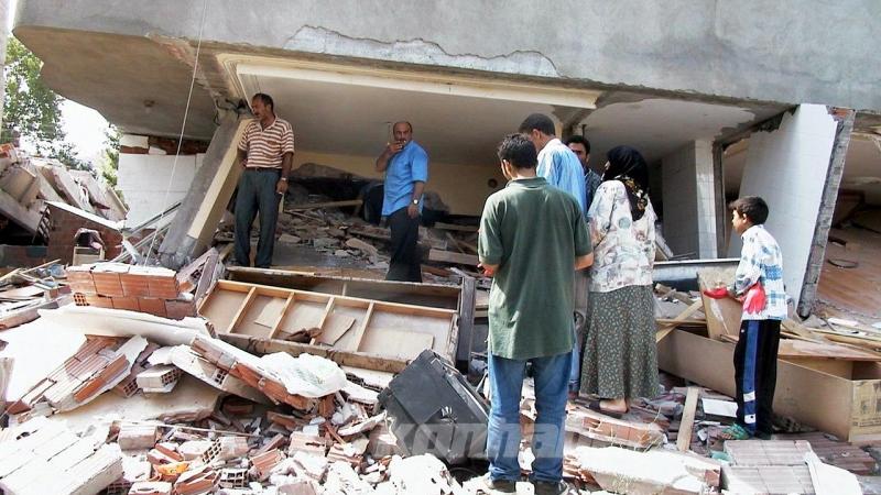 Asrın felaketinin üzerinden tam 21 yıl geçti