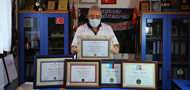 80 yaşındaki “Süper Dede“ beşinci üniversite diplomasına kavuştu