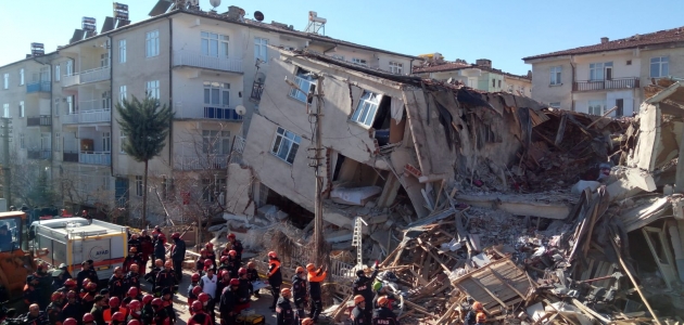 Elazığ ve Malatya’daki deprem mağdurlarının elektrik ve doğal gaz faturaları ertelendi