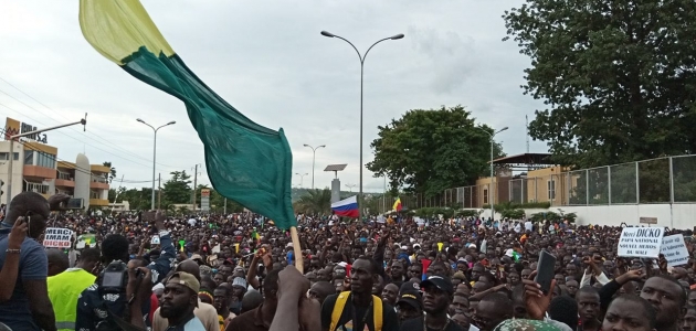 Mali’de binlerce kişi muhalefetin çağrısıyla meydanları doldurdu