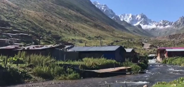 Kaçkar Dağları'na ağustosta kar yağdı