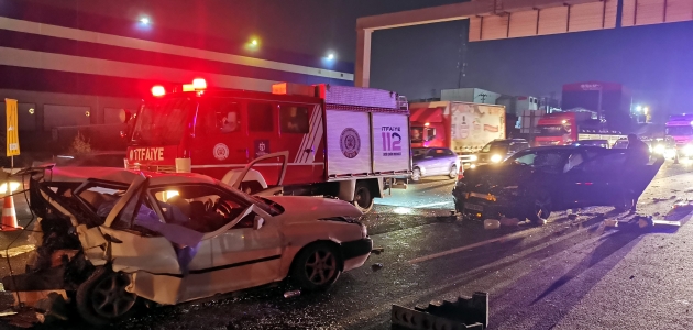 Kocaeli’nde zincirleme trafik kazası: 3 ölü, 4 yaralı