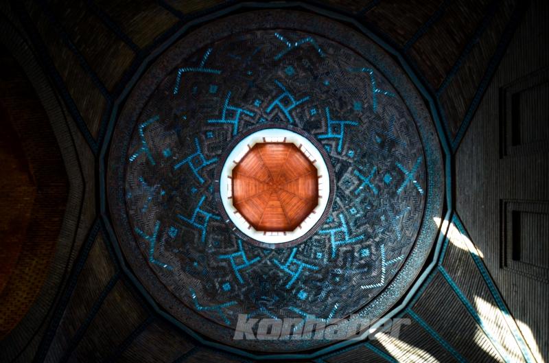 Görenleri tarihte yolculuğa çıkaran eser: İnce Minareli Medrese