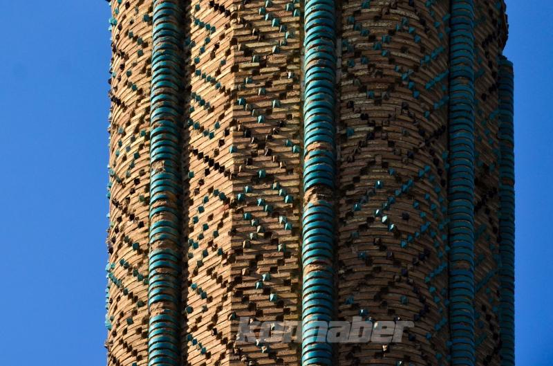 Görenleri tarihte yolculuğa çıkaran eser: İnce Minareli Medrese