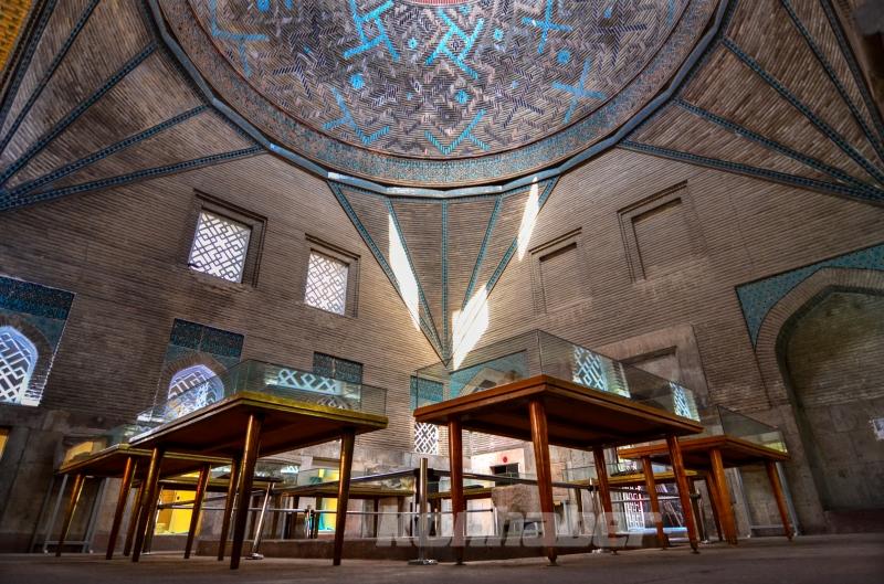 Görenleri tarihte yolculuğa çıkaran eser: İnce Minareli Medrese