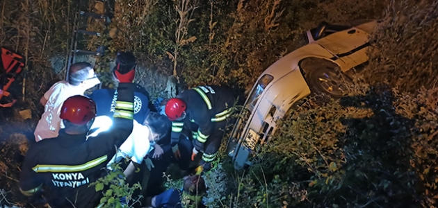 Konya’da otomobil şarampole yuvarlandı: 2 yaralı