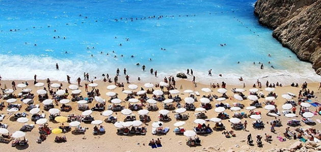 Antalya 8 ayda 1 milyon 558 bin turistin adresi oldu