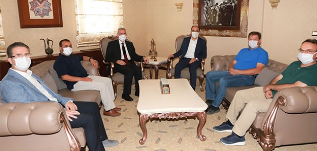 Dr. Eyüp Çetin Büyükşehir Belediye Başkanı Altay’ı ziyaret etti