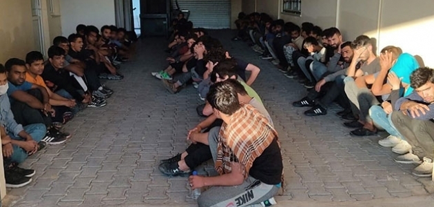 17 kişilik minibüste 65 kaçak göçmen yakalandı
