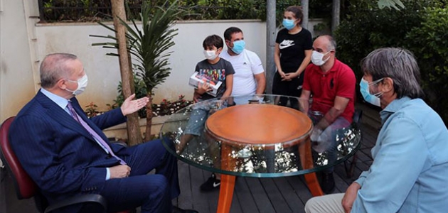Cumhurbaşkanı Erdoğan Yeşilyurt ailesinin evine konuk oldu