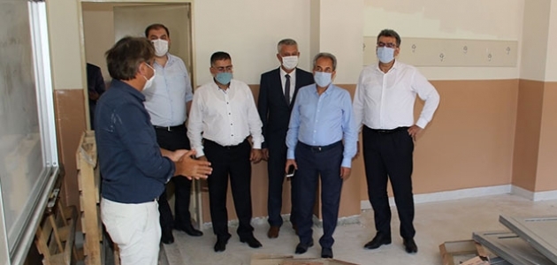 Akşehir'de okullardaki bakım ve onarım çalışmaları sürüyor