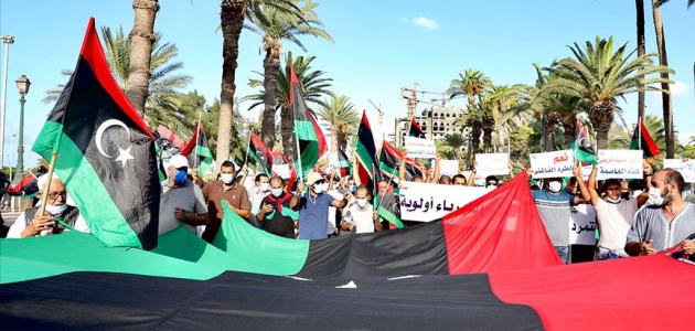 Libya’daki protestolarda Hafter milisleri göstericilere ateş açtı: 5 yaralı