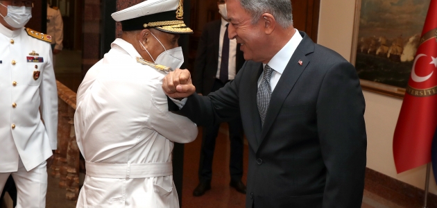 Akar, Libya Deniz Kuvvetleri Komutanı Abuhulia’yı kabul etti