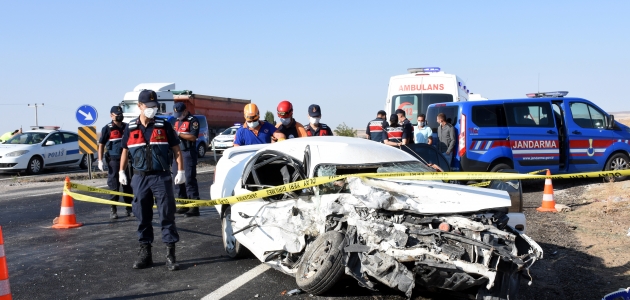 Aksaray’da otomobil ile minibüs çarpıştı: 1 ölü, 6 yaralı