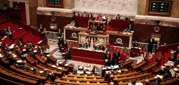 Fransa’da Meclis Başkanından başörtü karşıtı milletvekillerine tepki