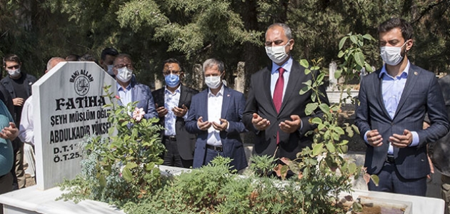 Adalet Bakanı Gül’den merhum milletvekili Yüksel’in kabrine ziyaret
