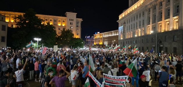 Bulgaristan’daki kriz sürerken hükümet karşıtı protestolar da ivme kazanıyor
