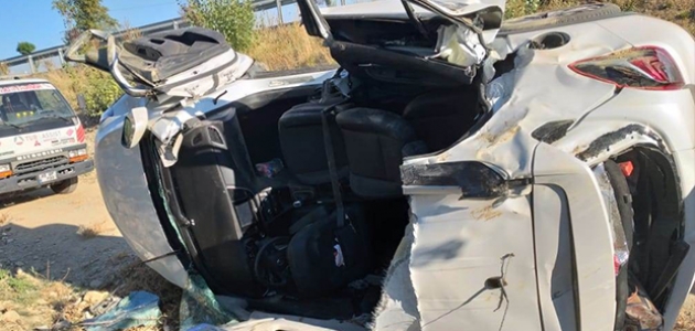 Konya’da otomobil şarampole devrildi: 2 yaralı