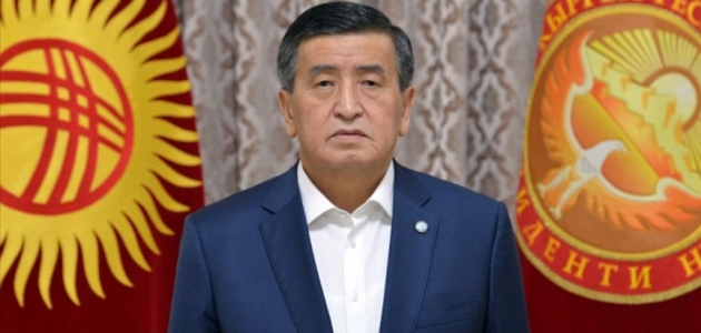 Kırgızistan Cumhurbaşkanı Sooronbay Ceenbekov istifa etti