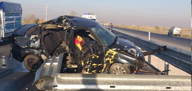 Konya’da otomobil bariyerlere çarptı: 1 ölü, 2 yaralı