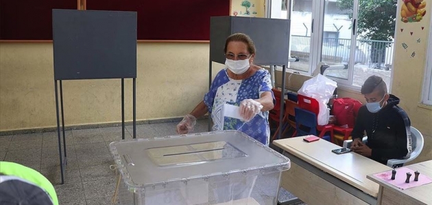 KKTC’de cumhurbaşkanlığı seçiminin ikinci turu için oy kullanma işlemi başladı