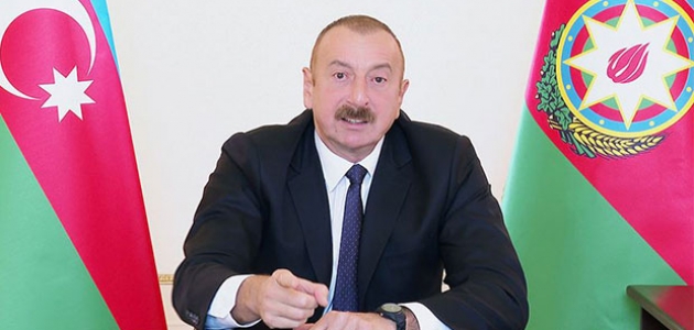 Aliyev: Tarihi Hudaferin Köprüsü’ne Azerbaycan bayrağı dikildi