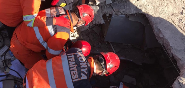 Konya Büyükşehir Belediyesi arama kurtarma ekibi deprem bölgesinde