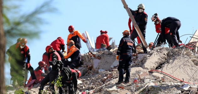 Sağlık Bakanı Koca: Depremde hayatını kaybedenlerin sayısı 35’e yükseldi