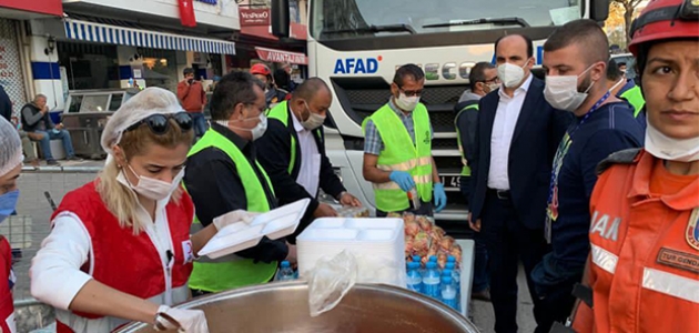 Konya’dan İzmir’e 27 ton gıda gönderildi