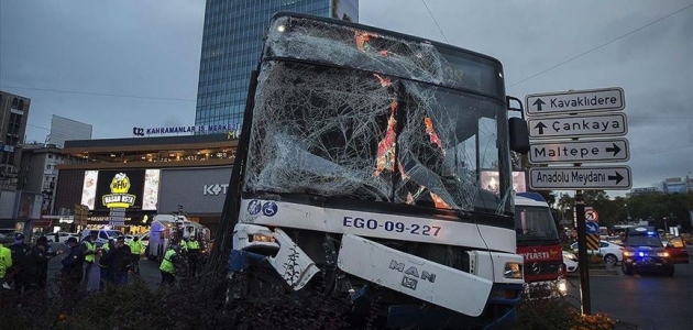 Başkentte iki otobüsün karıştığı trafik kazasında 17 kişi yaralandı